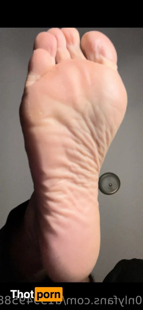 foot-mistress-miss-b 11189840