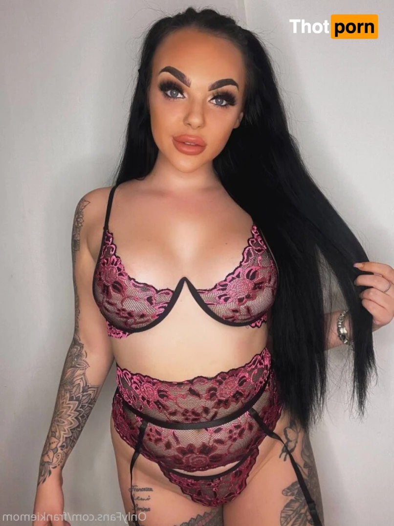 Frankie Single Mom Next Door 3311922