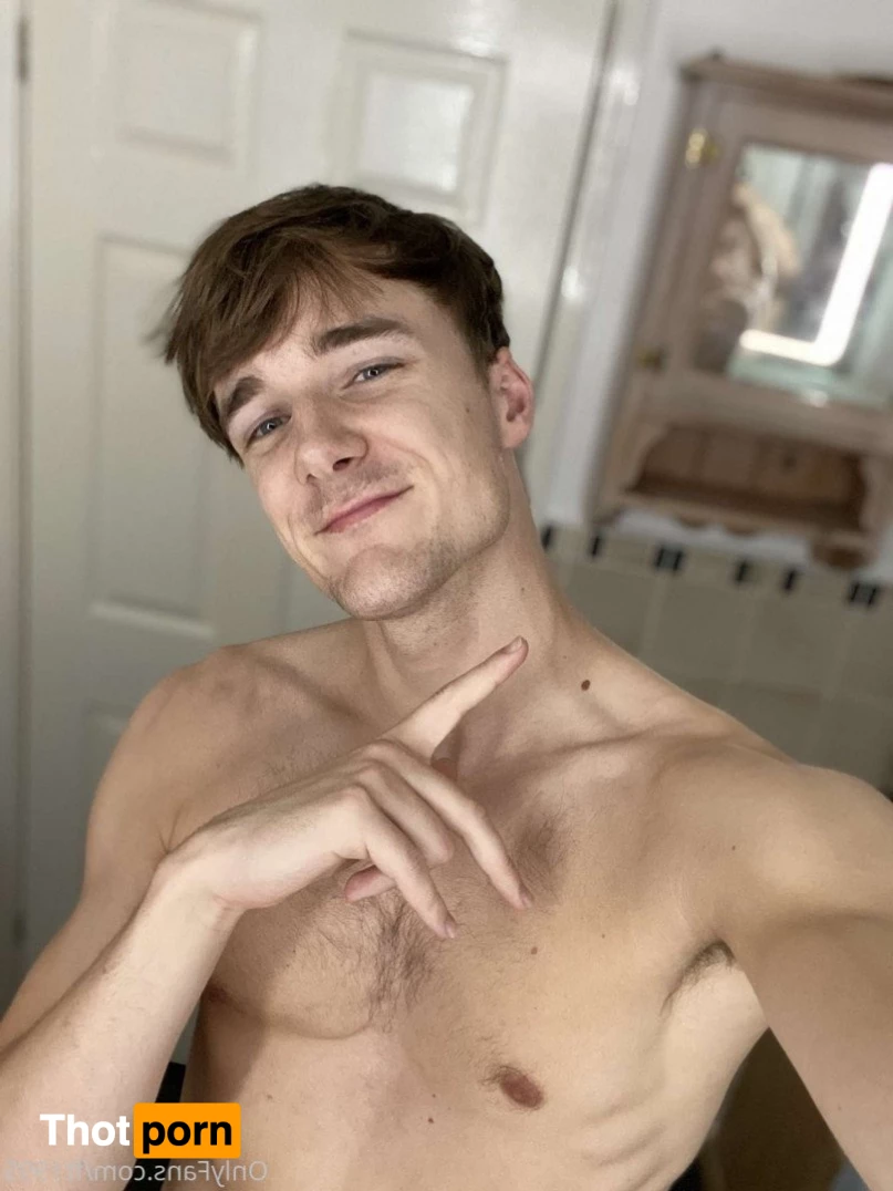 Frankie Thorne 3382341