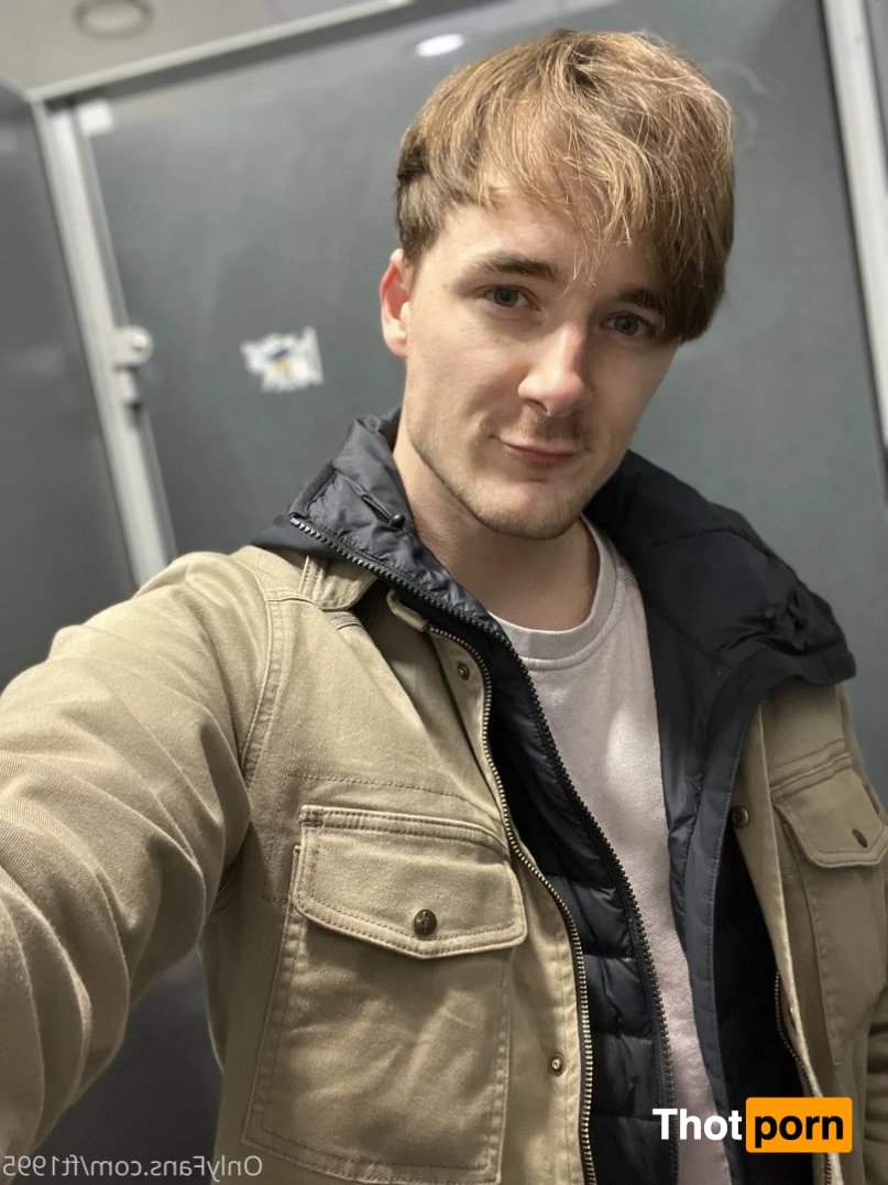 Frankie Thorne 3382391