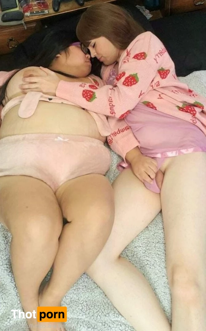 Chubby Asian Chick 3518160