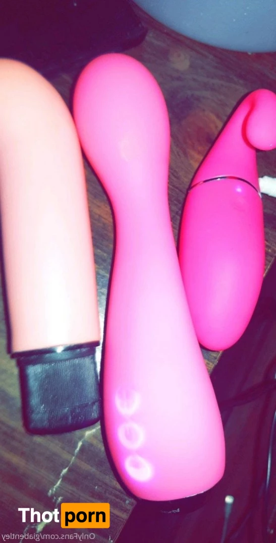 8/14 🎂🎊 CLUB GIA B  FREE 🦋 3309016