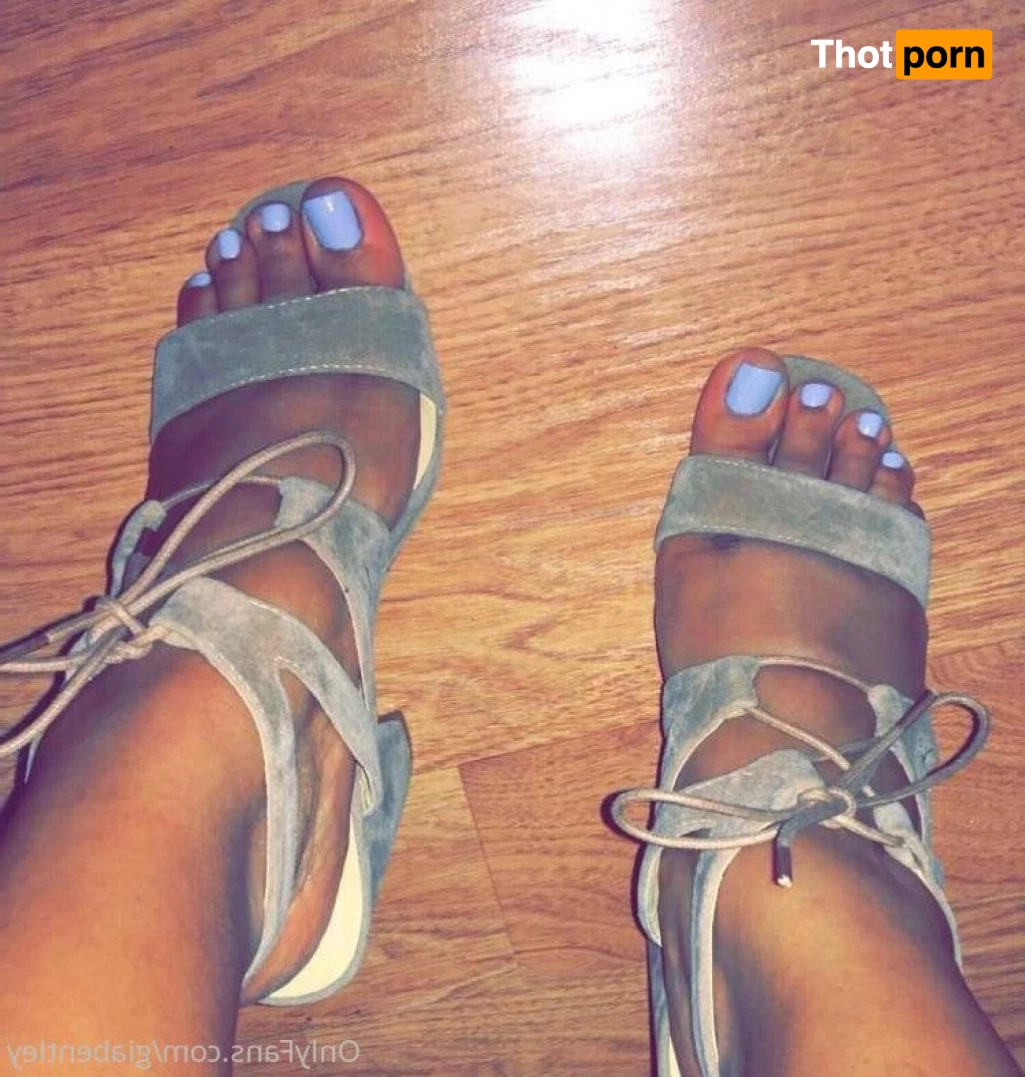 8/14 🎂🎊 CLUB GIA B  FREE 🦋 3309084