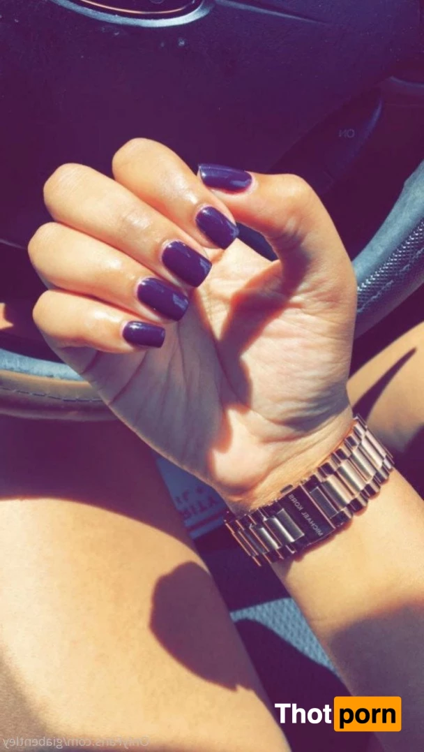 8/14 🎂🎊 CLUB GIA B  FREE 🦋 3309301