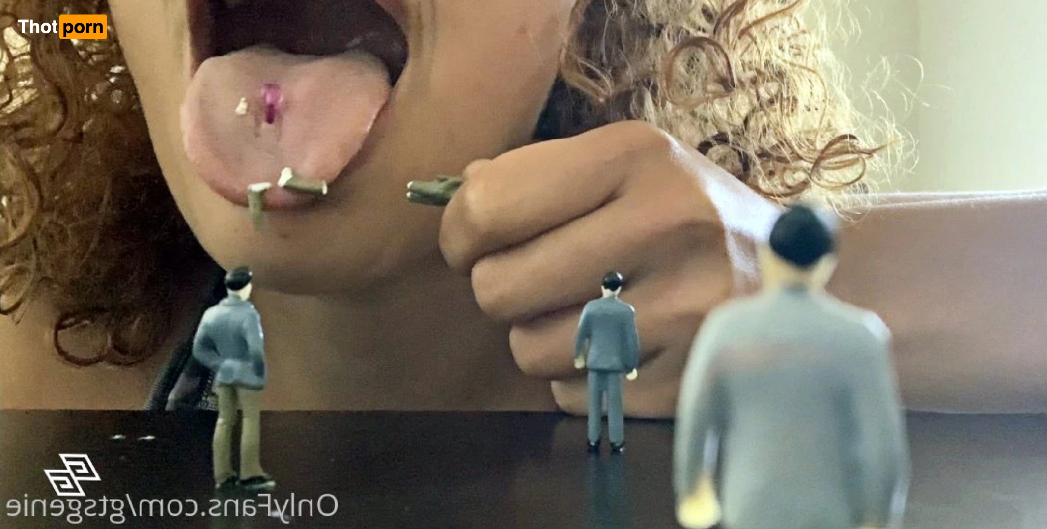 Giantess Genie 6309734