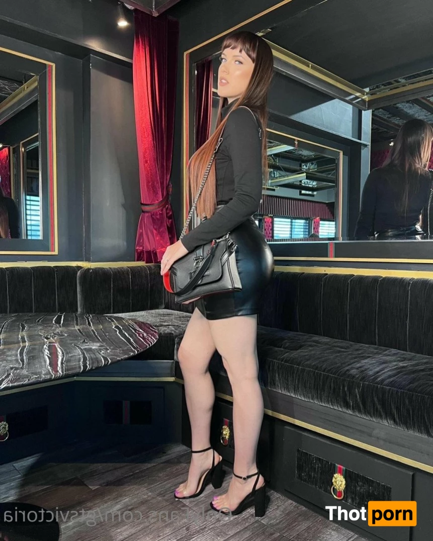 Giantess Goddess Victoria 👑 3354538