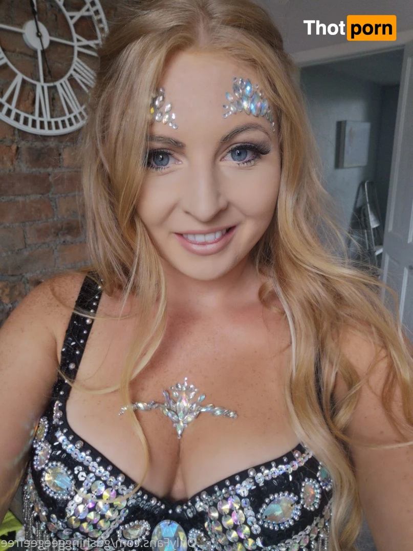 GUSHING GEE GEE 💦 3389375