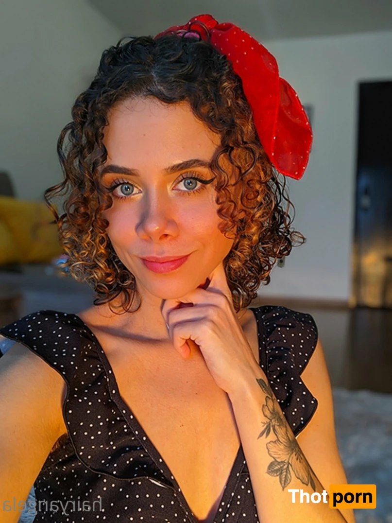 Angela 🌿 12515665