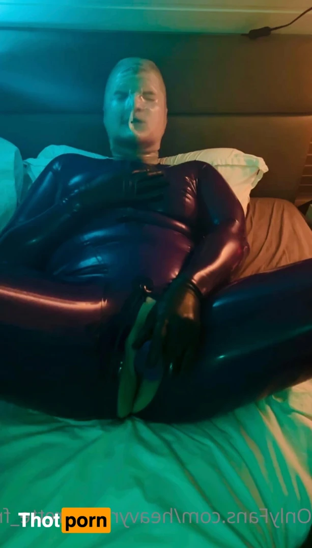 Heavyrubberette_free 12255573