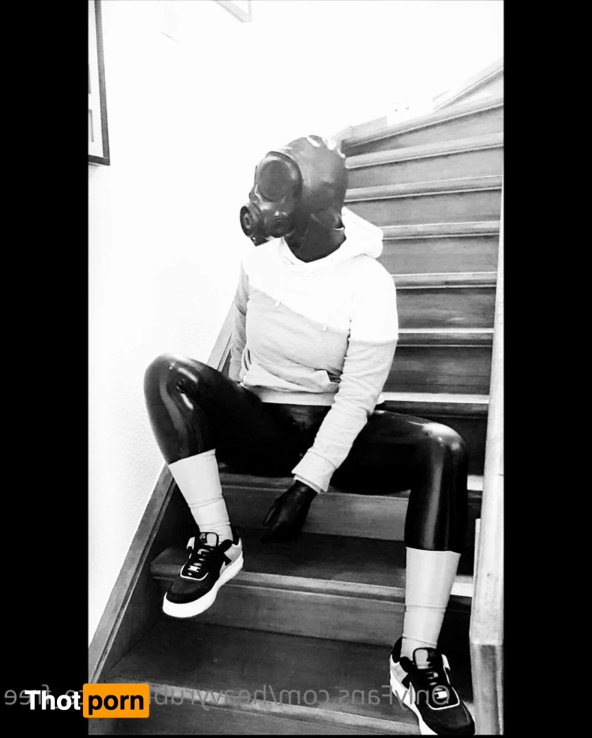 Heavyrubberette_free 12255598