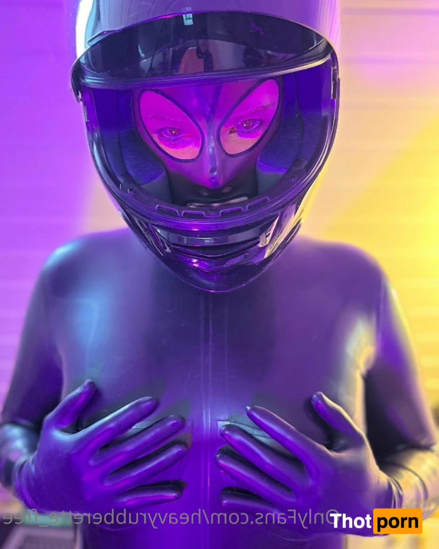 Heavyrubberette_free 12255704