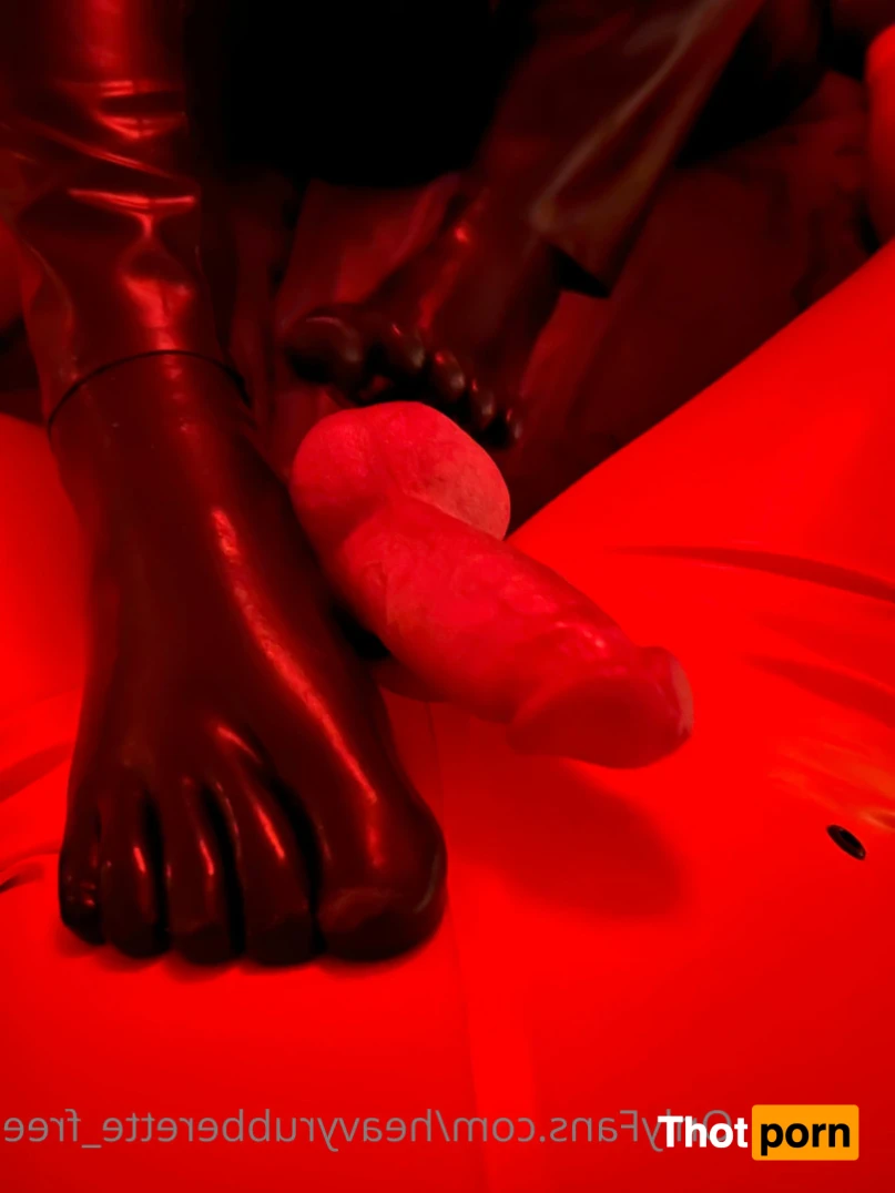 Heavyrubberette_free 12257197