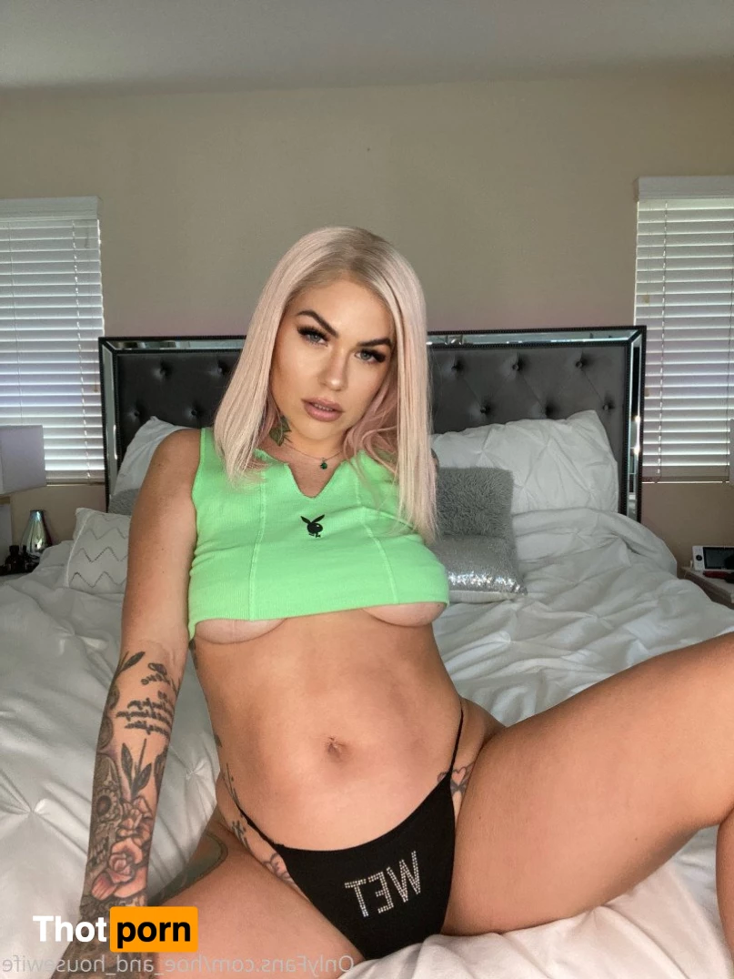 YOUR FAV TWERKER 🍑 3258385