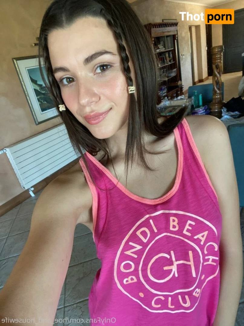 YOUR FAV TWERKER 🍑 3258671