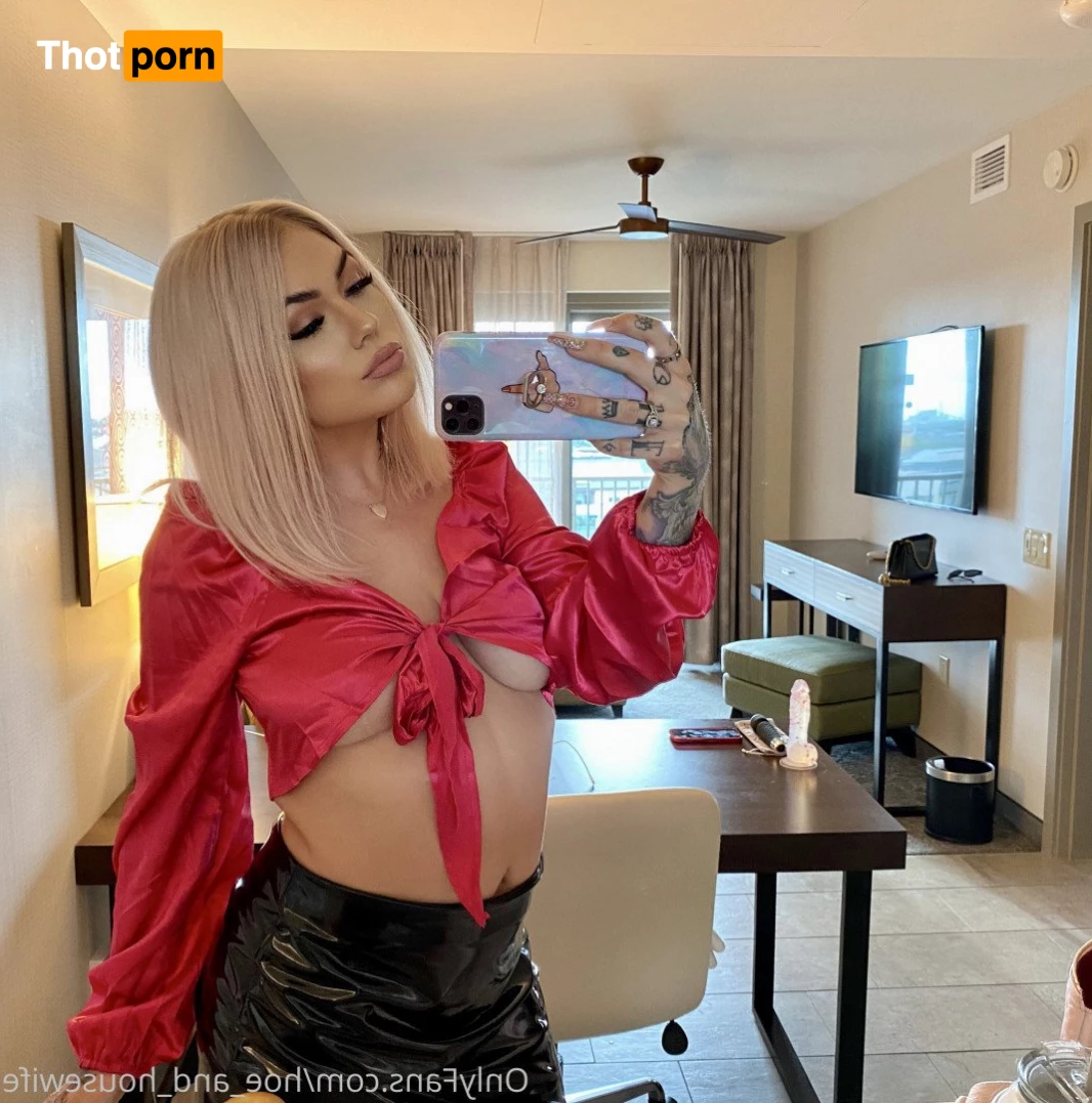 YOUR FAV TWERKER 🍑 3258832