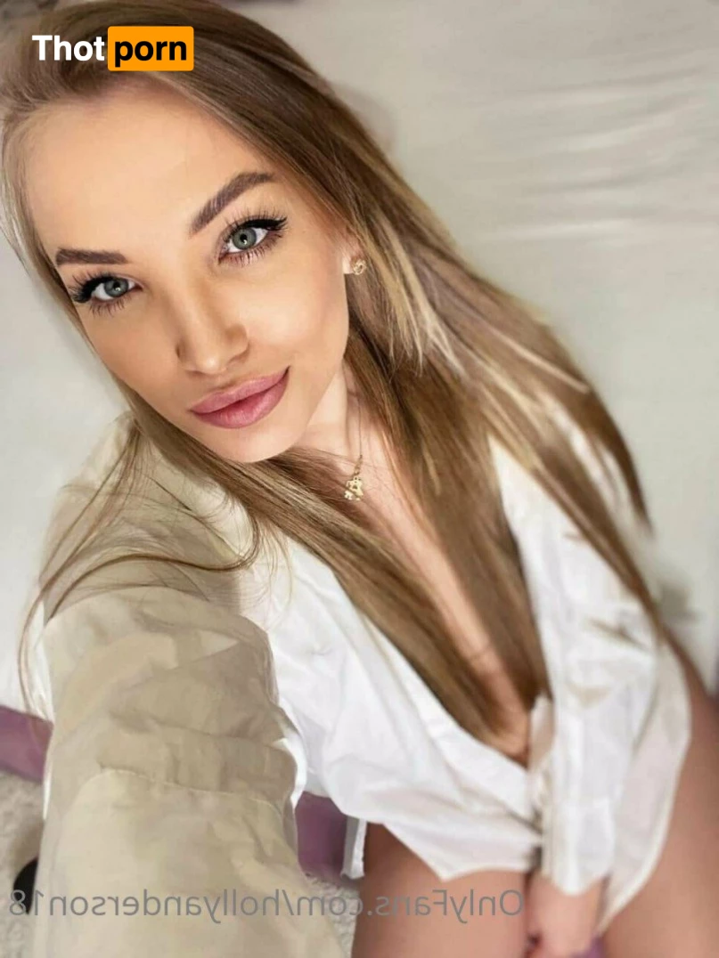 hollyanderson18 3303643