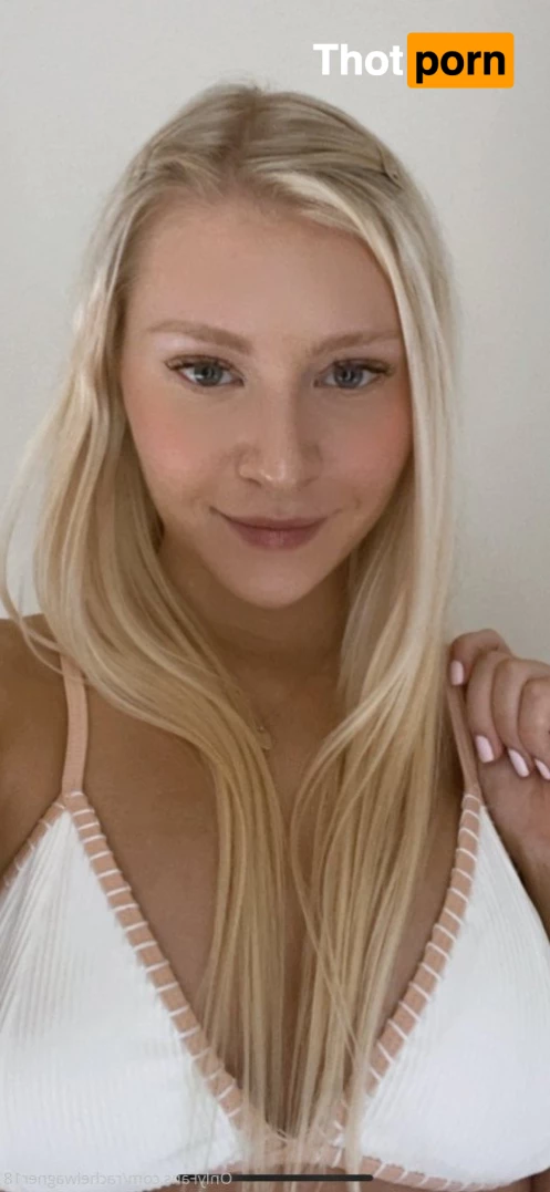 hollyanderson18 3303784