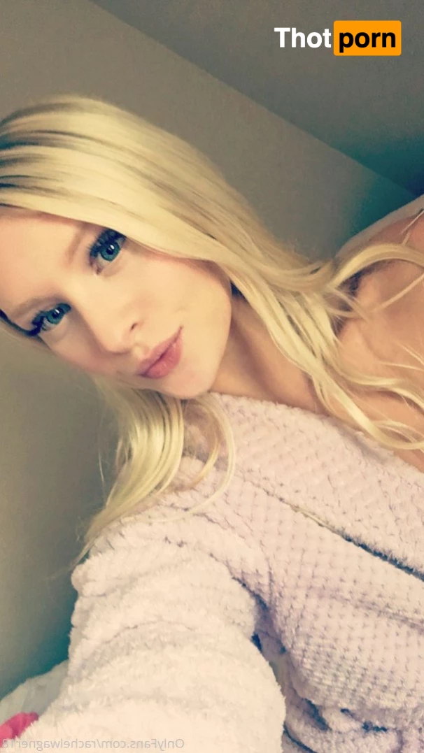 hollyanderson18 3303856