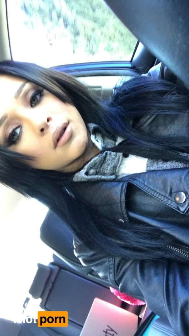 Holly Hendrix 3267640