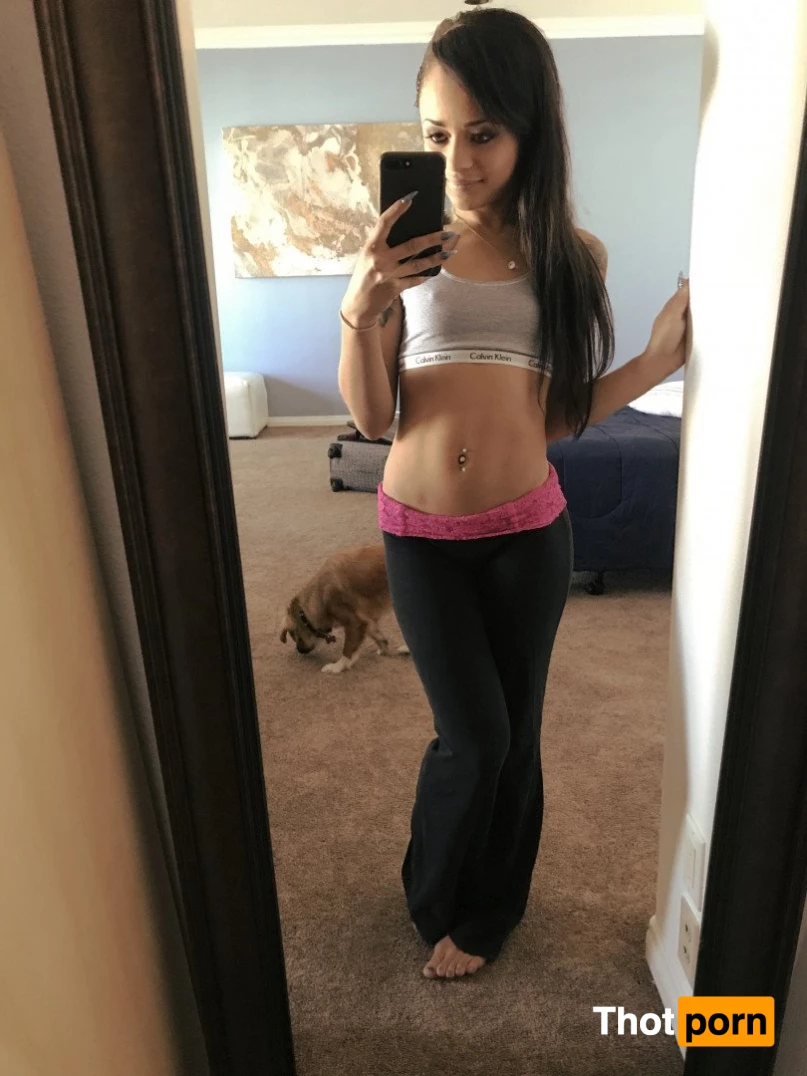 Holly Hendrix 3267872