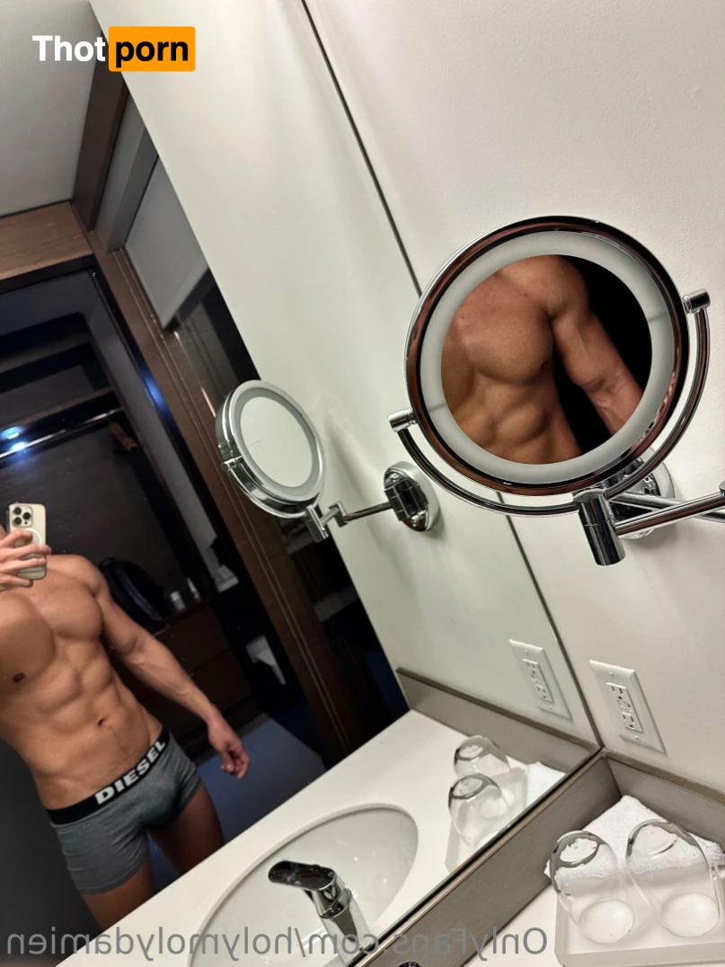 Damien Lou Free 12226370