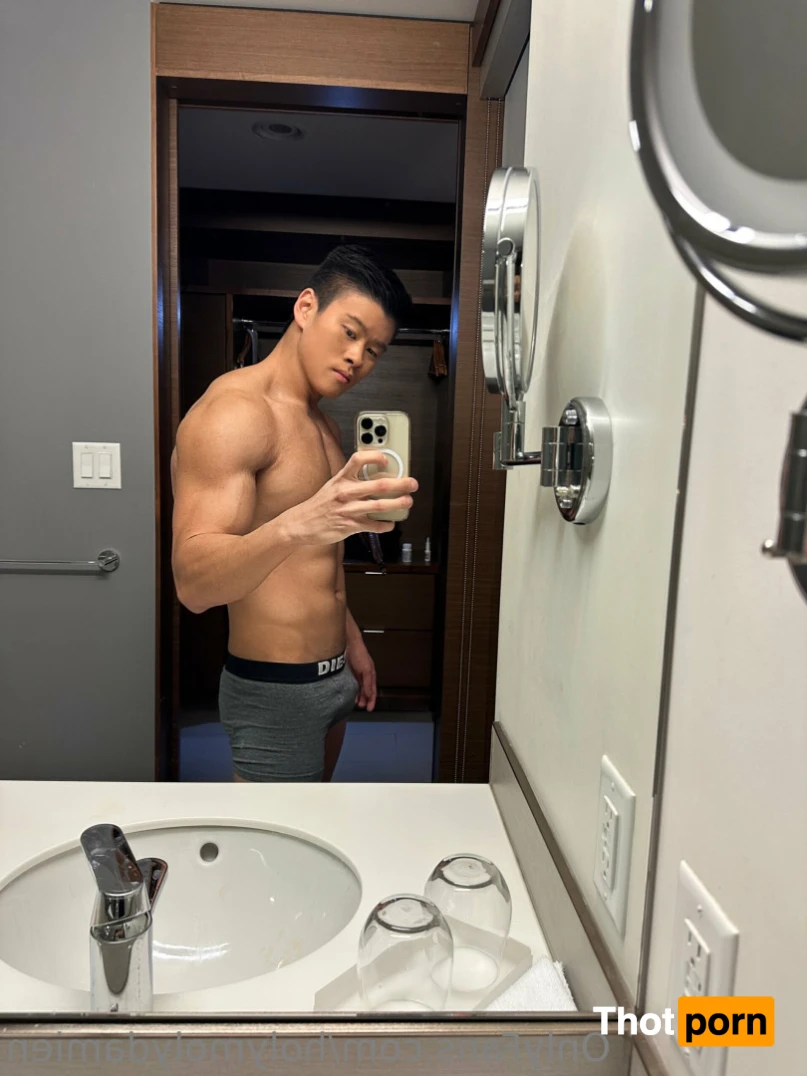 Damien Lou Free 12226479