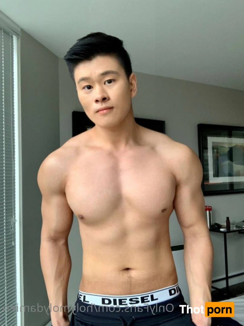 Damien Lou Free 12227250