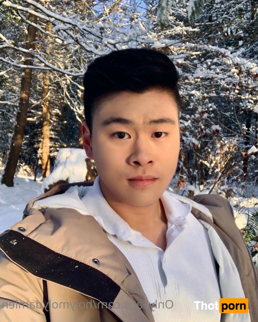 Damien Lou Free 12227321