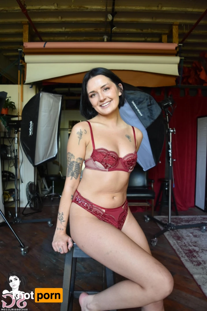 HopefulSuicideGirls 12215666