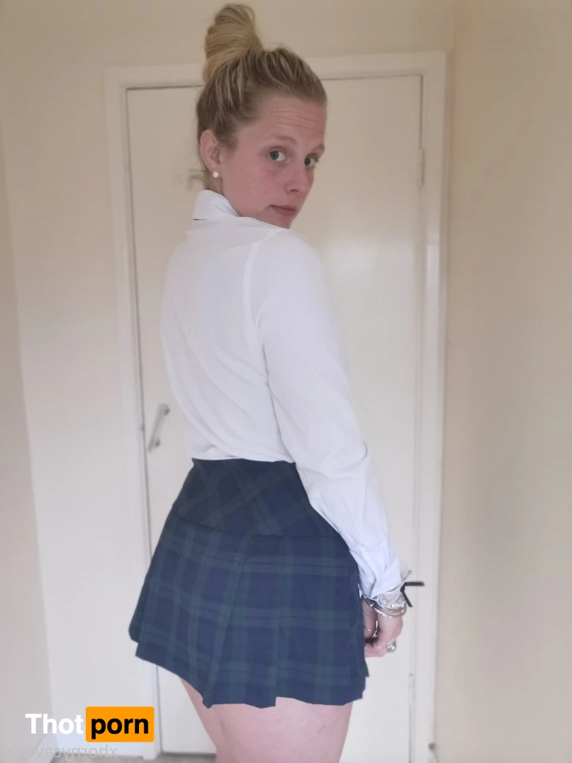 hornycavegirl 3353797