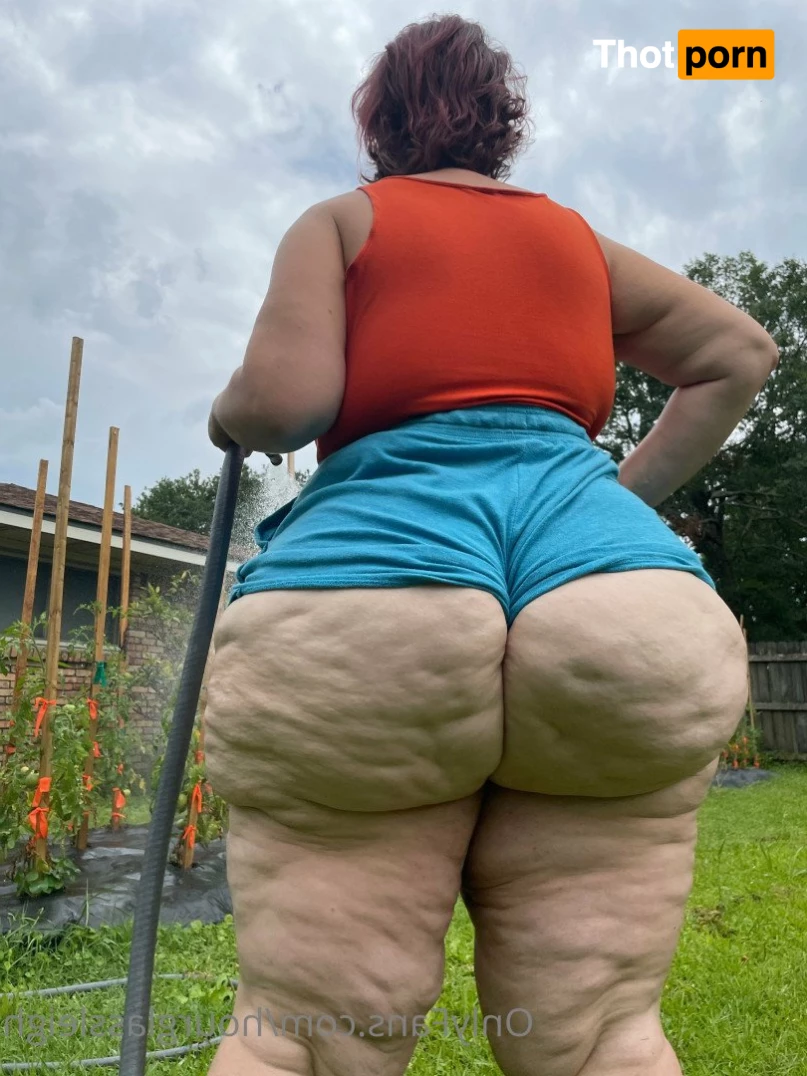 Hourglassleigh onlyfans