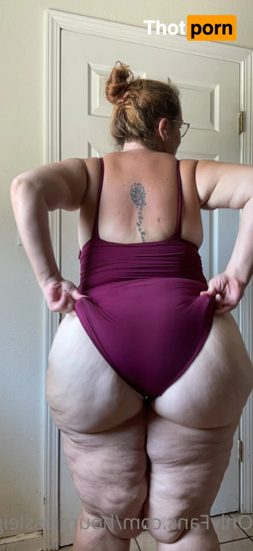 Hourglassleigh 12183120