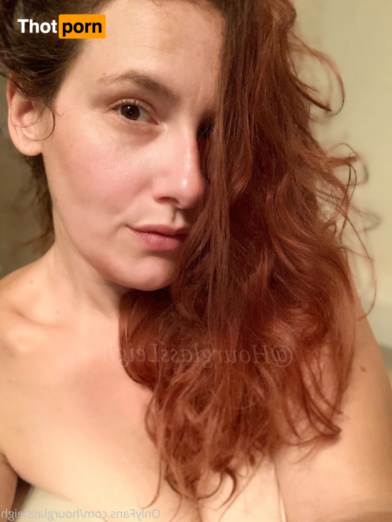 Hourglassleigh 12184410