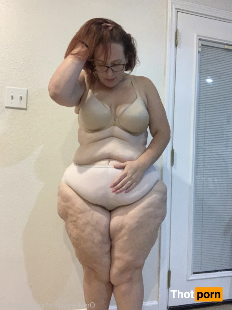 Hourglassleigh 12184523