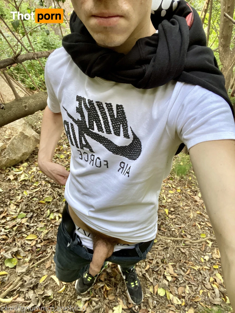 Hung Twink | Top 6308952