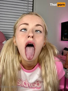 6739699