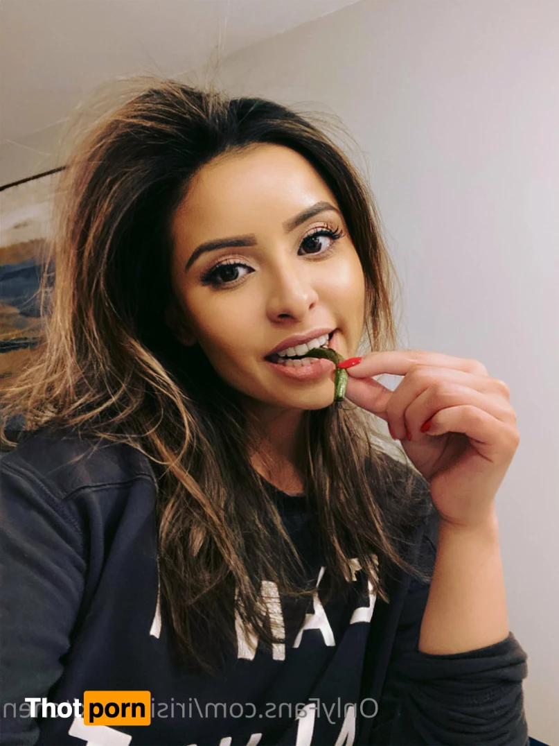 Iris In The Kitchen 15594953