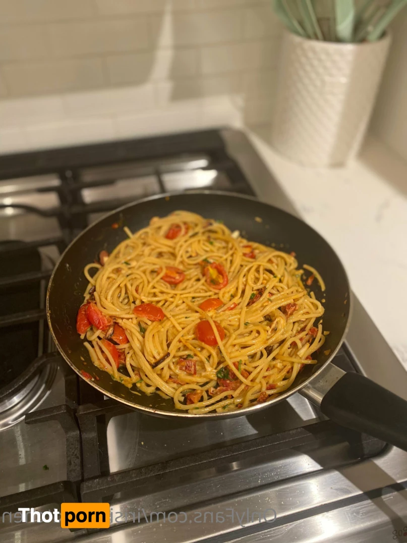 Iris In The Kitchen 15605069