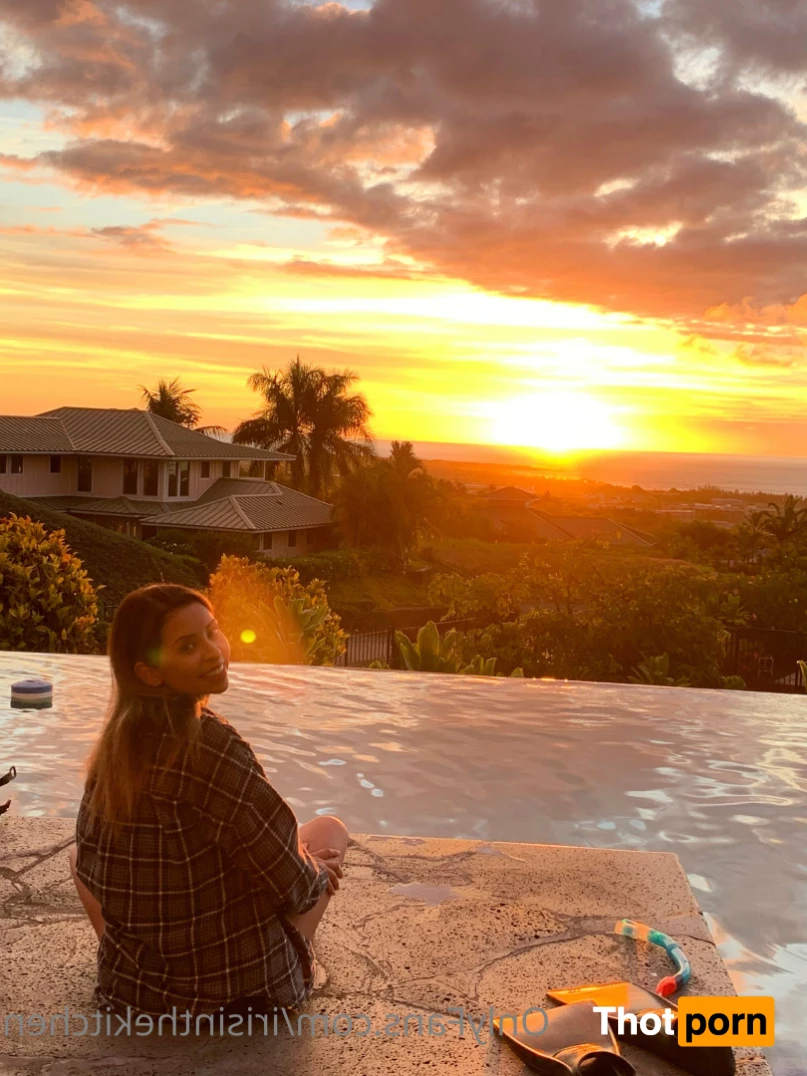 Iris In The Kitchen 15609514