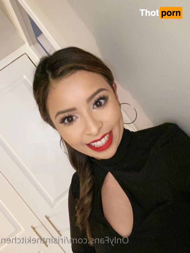 Iris In The Kitchen 15690162