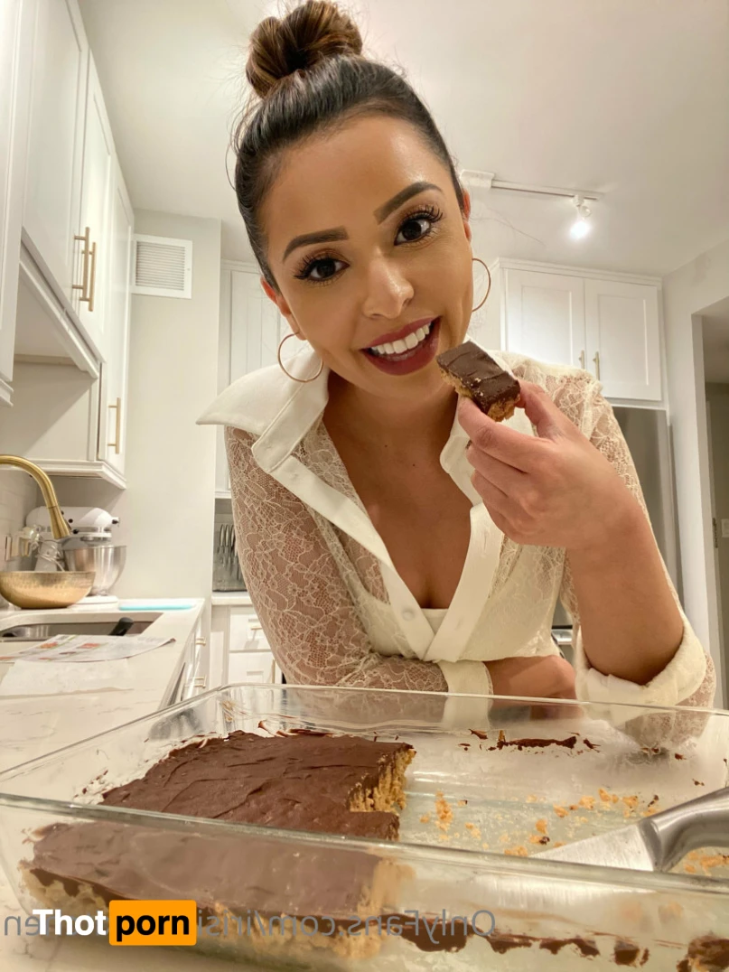 Iris In The Kitchen 15739238