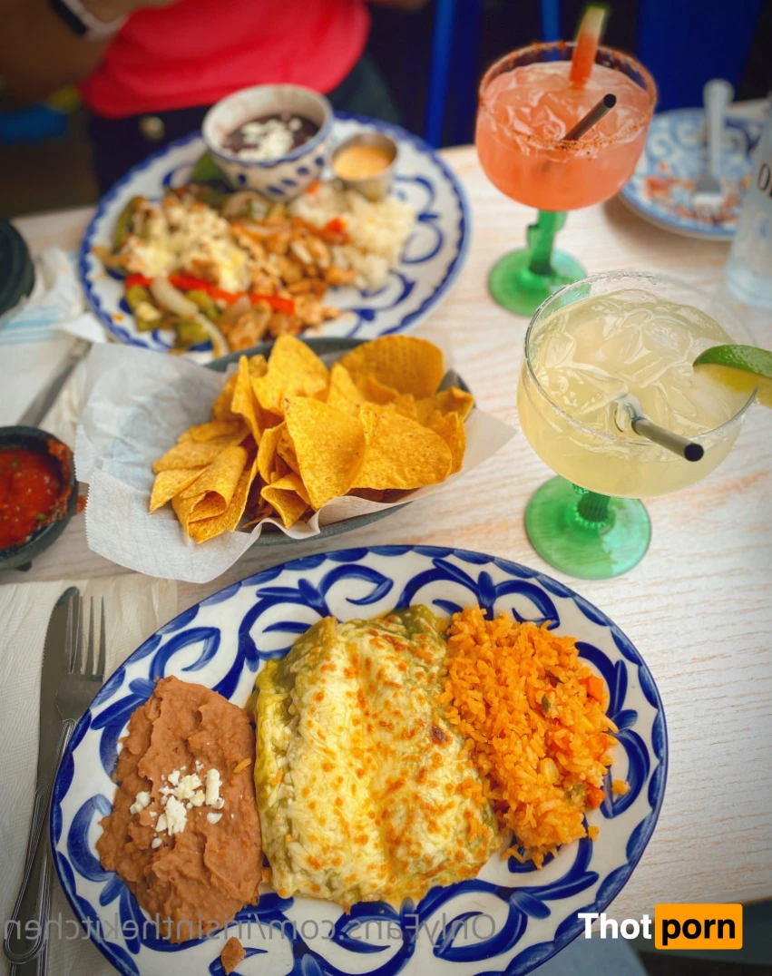 Iris In The Kitchen 15746788