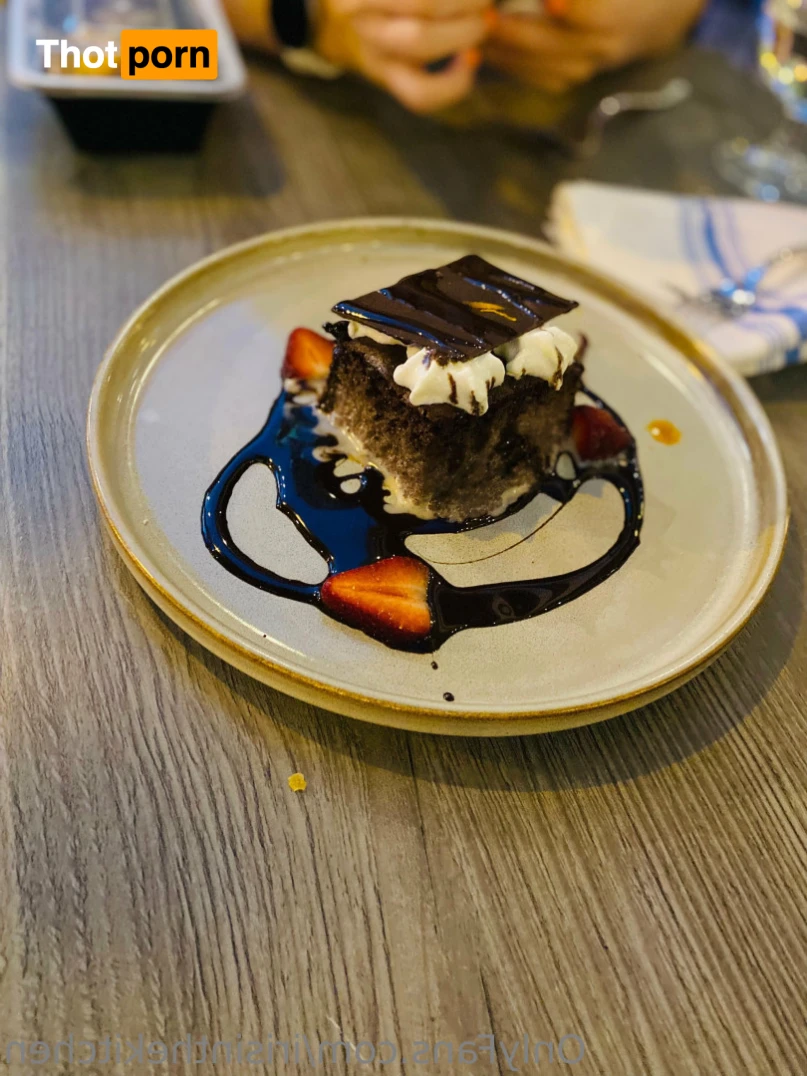 Iris In The Kitchen 15748602