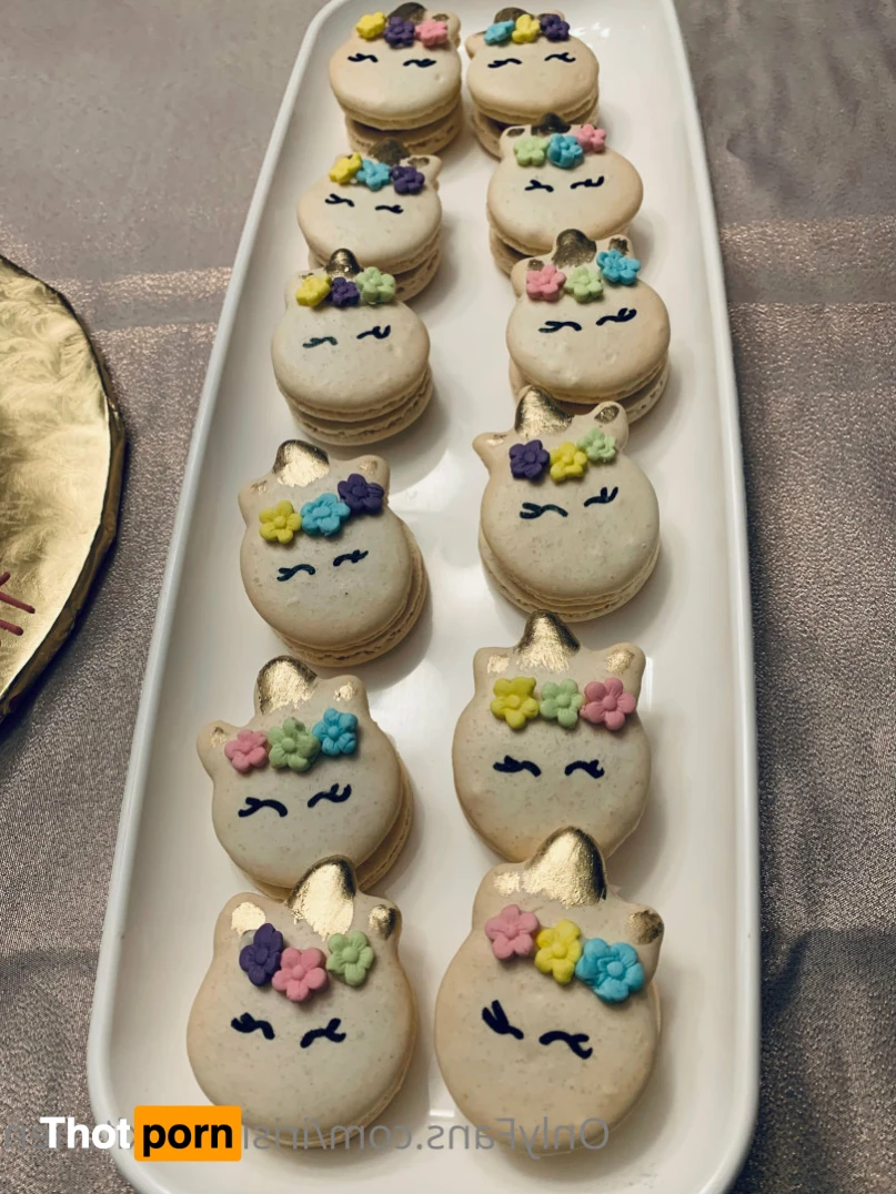 Iris In The Kitchen 15755718