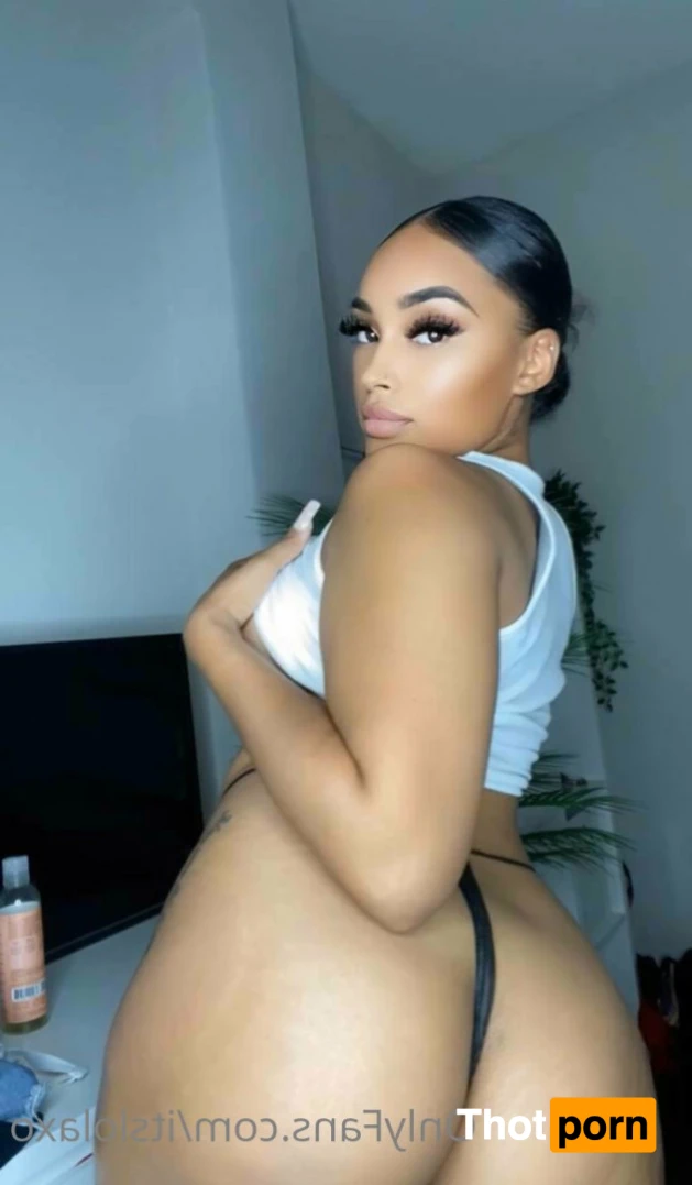 Lola 🍭 12083361