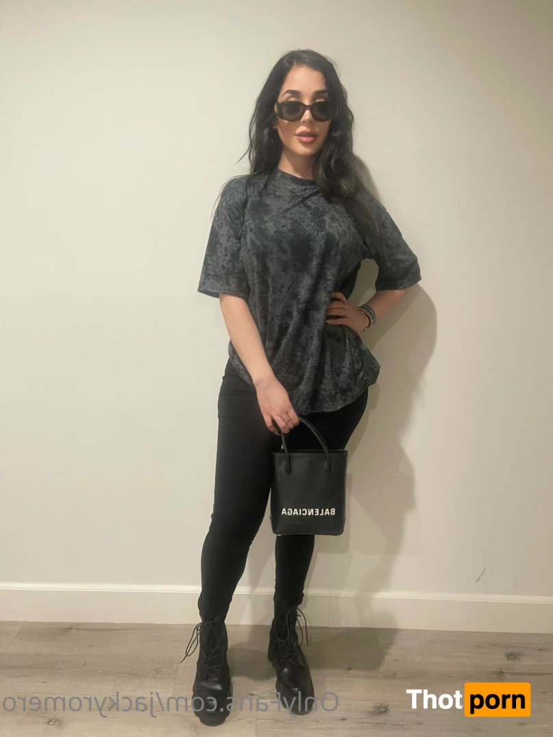 Jaqueline 💜 12046942