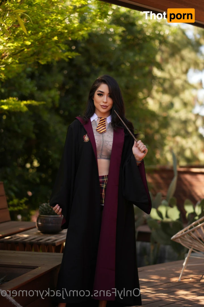 Jaqueline 💜 12046968