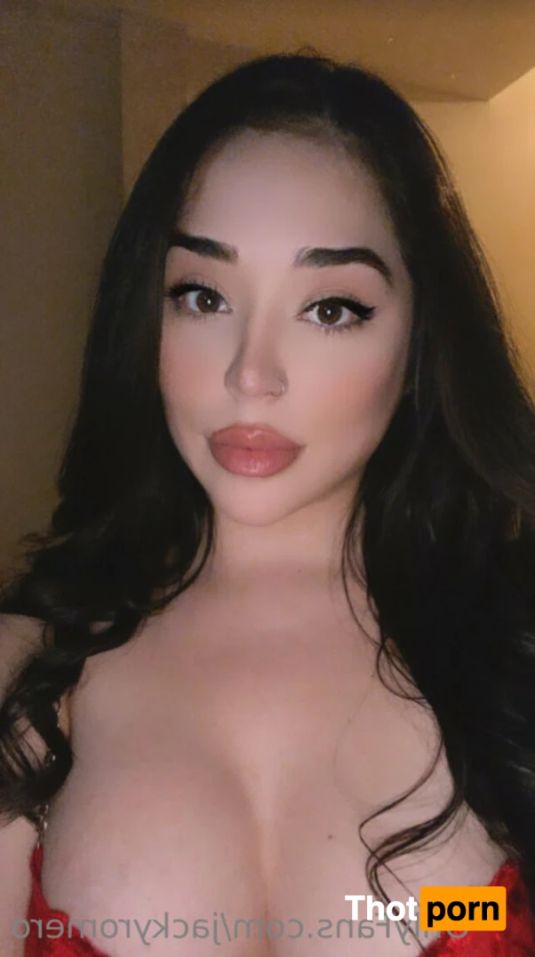 Jaqueline 💜 12048306