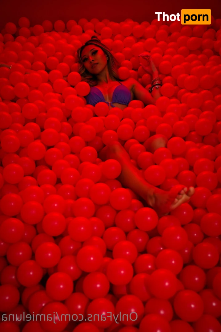 Petite Asian Cutie 11918909