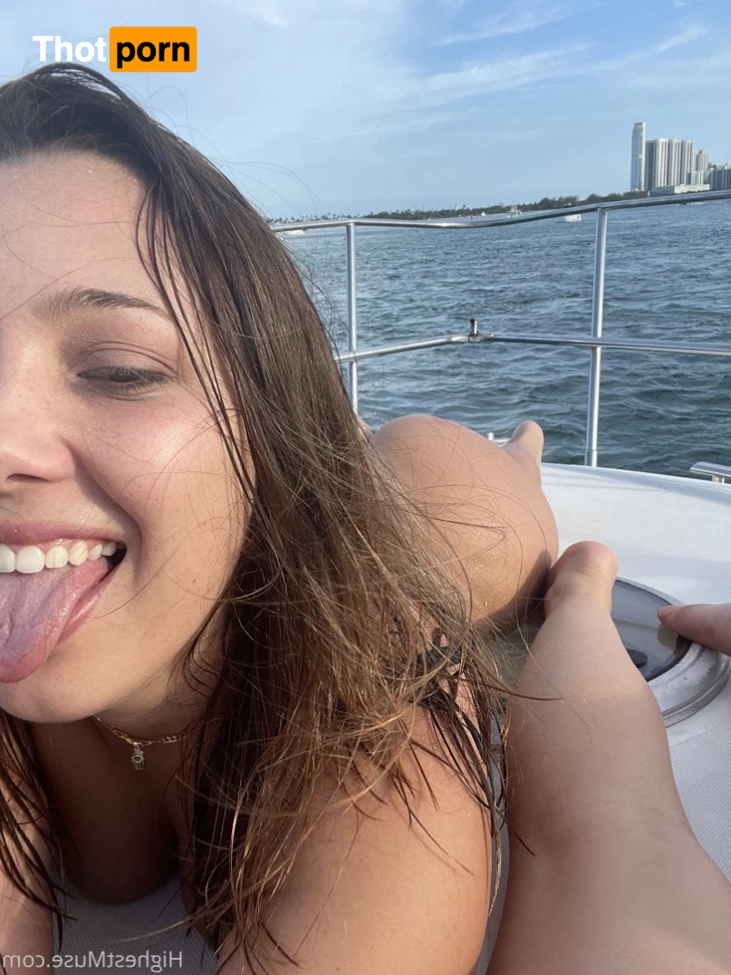 Jenna Sativa 3512682